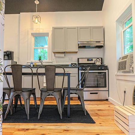 Campfire Cottage Fireplace, Fire Pit & No Chores! Kingston Exterior foto