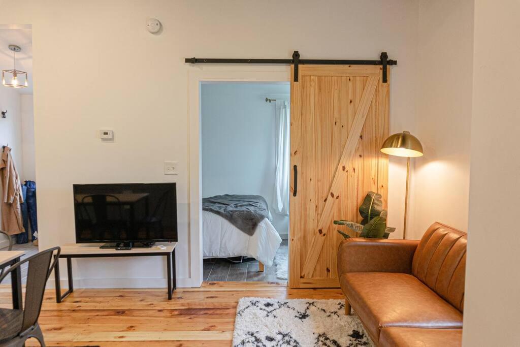 Campfire Cottage Fireplace, Fire Pit & No Chores! Kingston Exterior foto