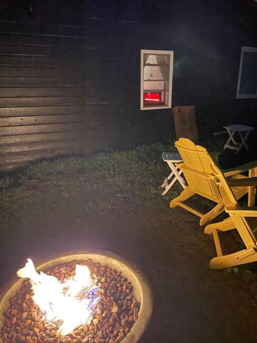 Campfire Cottage Fireplace, Fire Pit & No Chores! Kingston Exterior foto