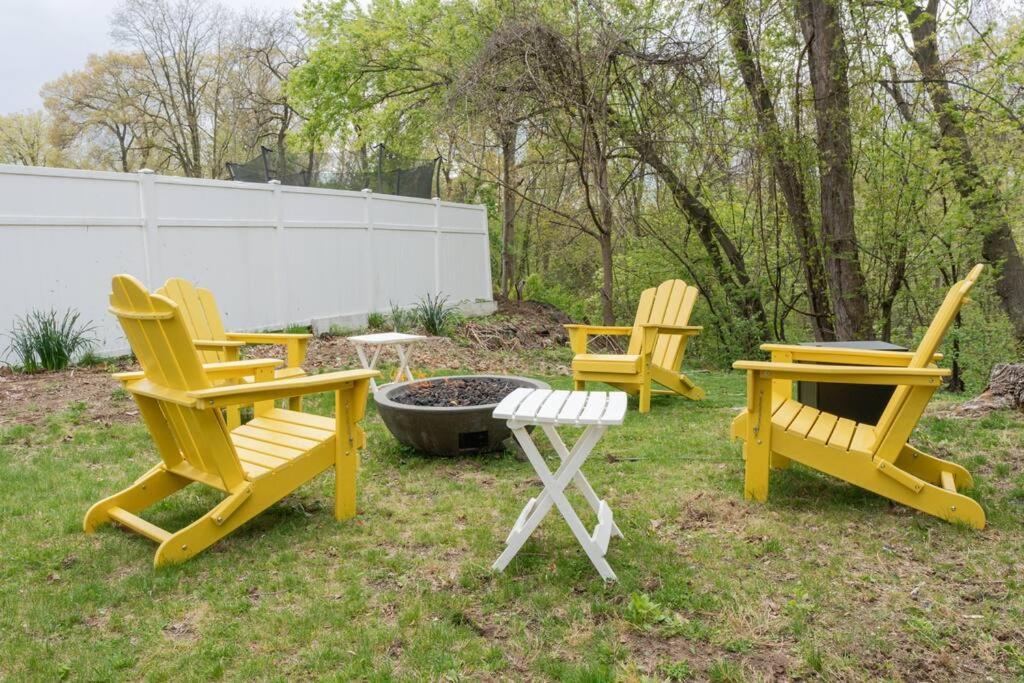 Campfire Cottage Fireplace, Fire Pit & No Chores! Kingston Exterior foto